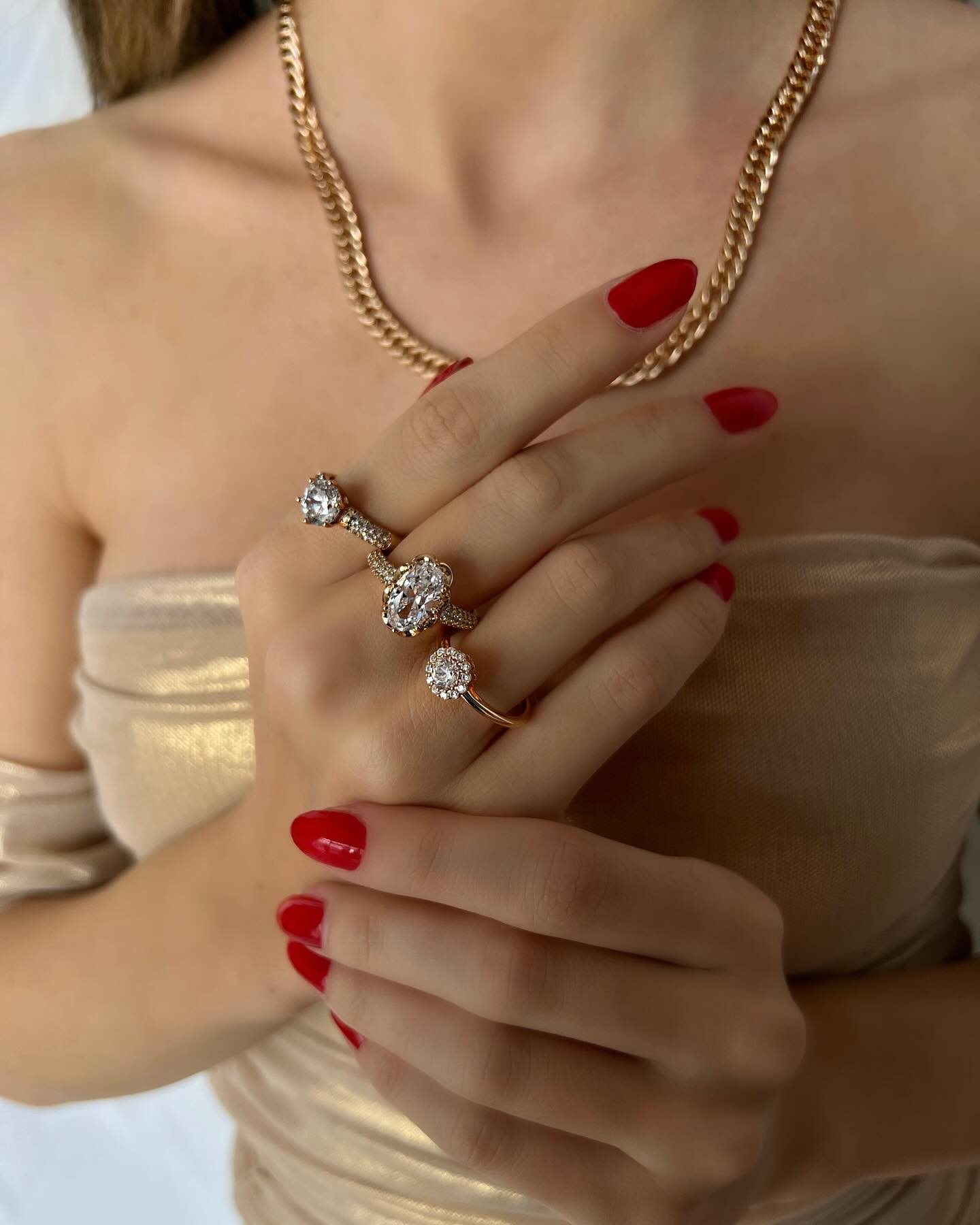 Vintage-style three-piece set with large zircon diamonds, a glamorous ring collection that exudes classic elegance.