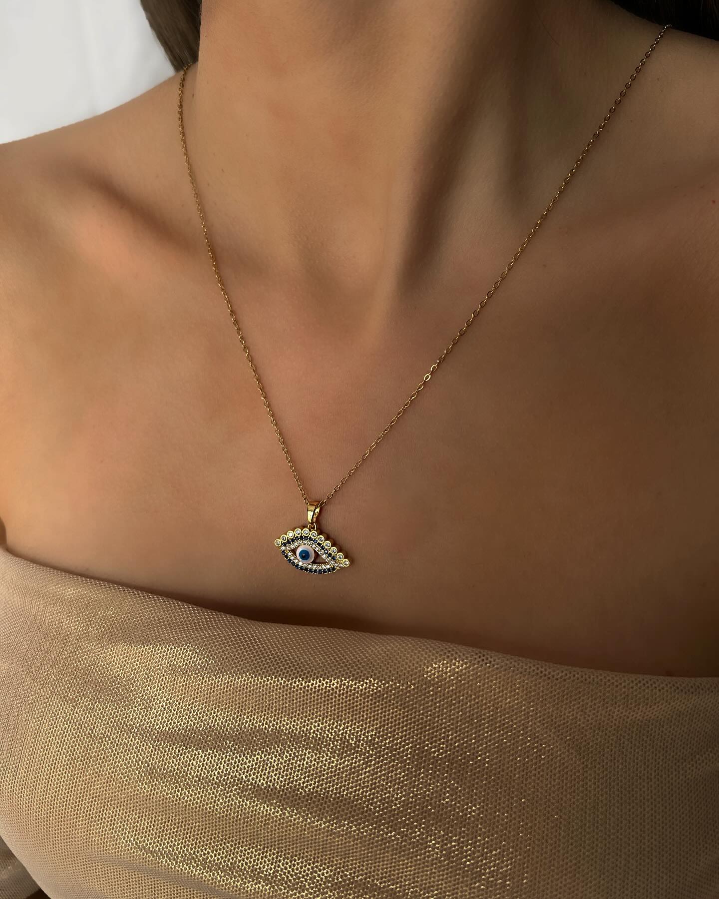 Eye of Ra with Egyptian motif design, a symbolic necklace that embodies power and ancient elegance.